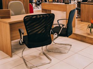 Cadeira ergonômica, com apoio para os braços